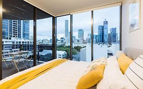 South Brisbane City View 2Bedroom Apartment With Free Parking
